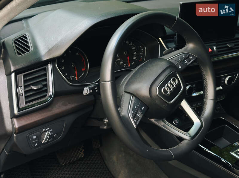 Внедорожник / Кроссовер Audi Q5 2021 в Киеве