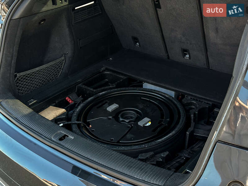 Внедорожник / Кроссовер Audi Q5 2021 в Киеве