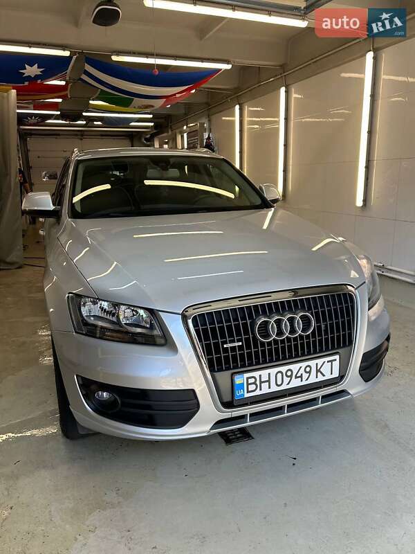 Внедорожник / Кроссовер Audi Q5 2012 в 