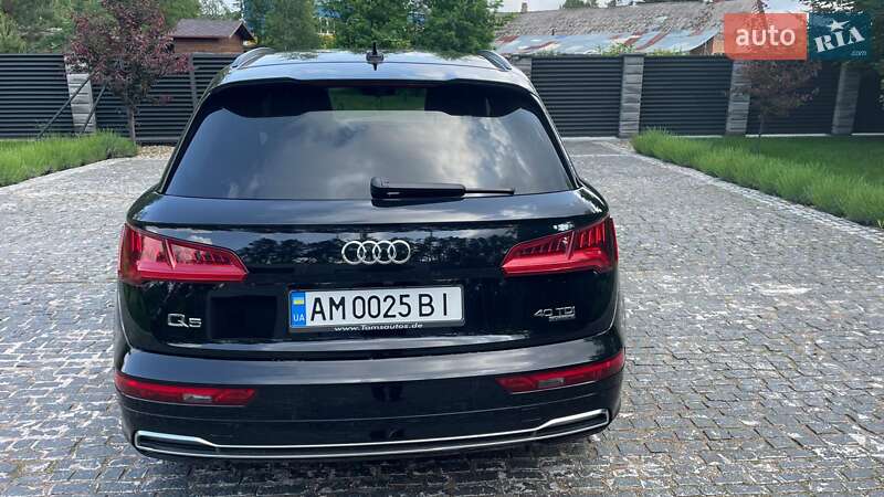 Внедорожник / Кроссовер Audi Q5 2018 в Житомире