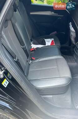 Внедорожник / Кроссовер Audi Q5 2018 в 