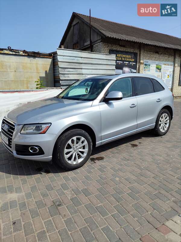 Внедорожник / Кроссовер Audi Q5 2015 в Городке