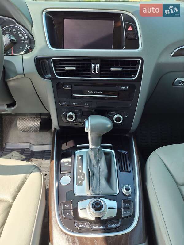 Внедорожник / Кроссовер Audi Q5 2015 в Городке