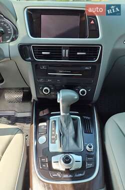 Позашляховик / Кросовер Audi Q5 2015 в 