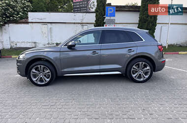 Внедорожник / Кроссовер Audi Q5 2018 в 