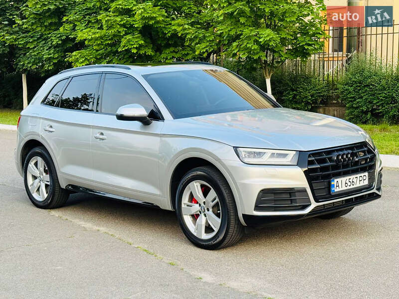 Позашляховик / Кросовер Audi Q5 2019 в 
