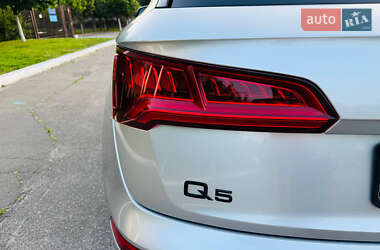 Позашляховик / Кросовер Audi Q5 2019 в 