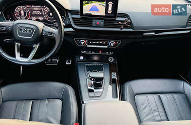 Позашляховик / Кросовер Audi Q5 2019 в 