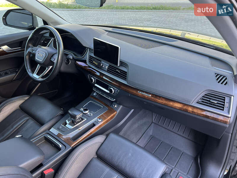 Внедорожник / Кроссовер Audi Q5 2017 в Днепре