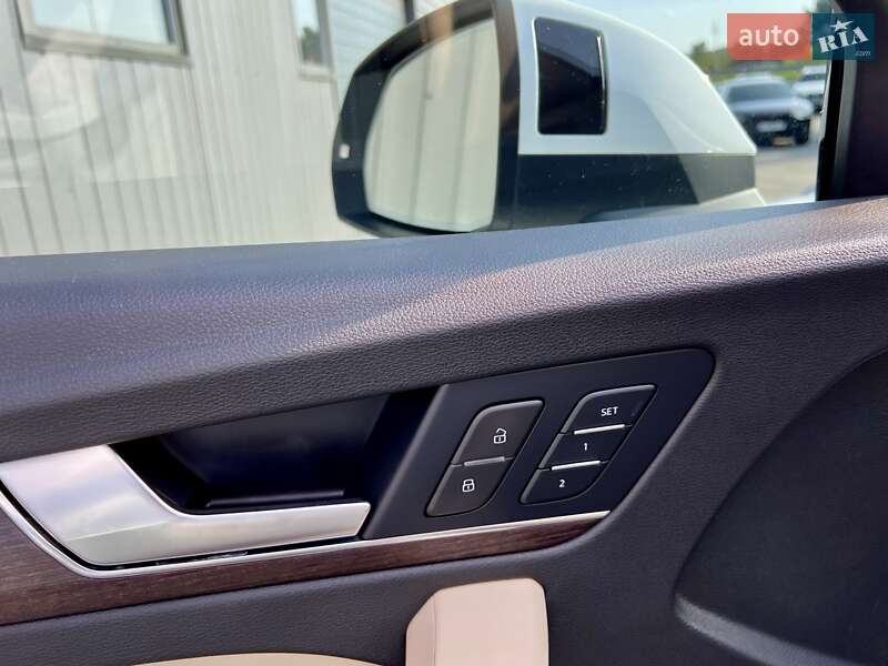 Позашляховик / Кросовер Audi Q5 2021 в Києві