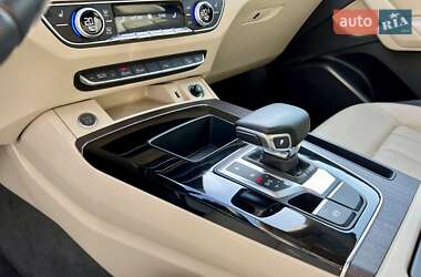Внедорожник / Кроссовер Audi Q5 2021 в 