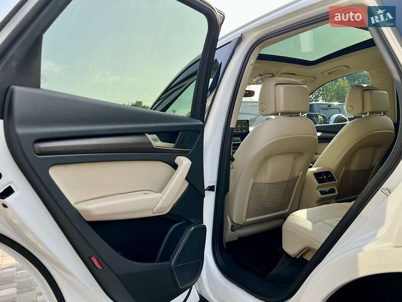 Позашляховик / Кросовер Audi Q5 2021 в Києві