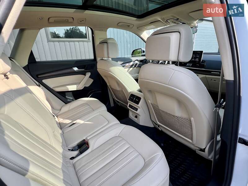 Позашляховик / Кросовер Audi Q5 2021 в Києві
