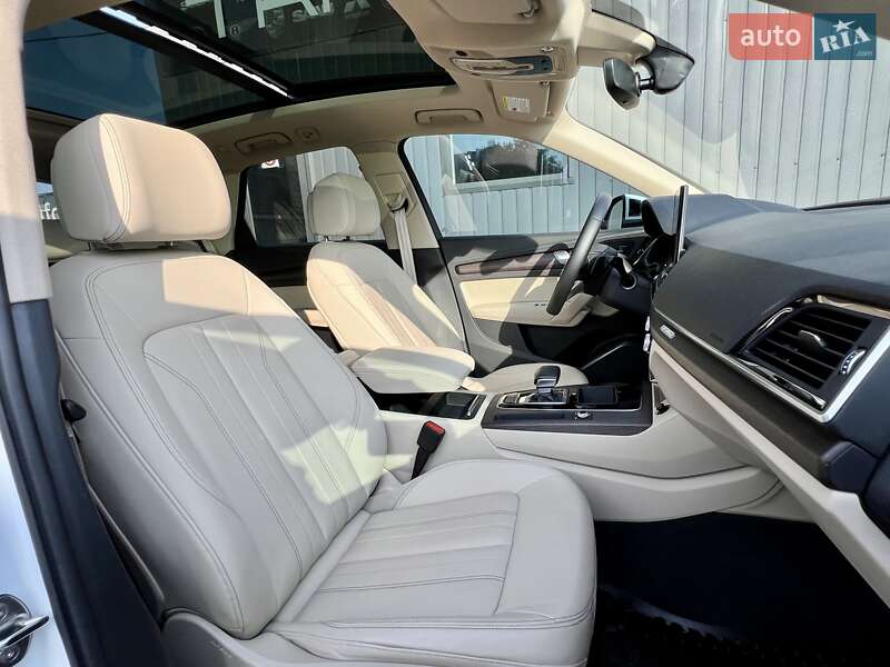 Позашляховик / Кросовер Audi Q5 2021 в Києві