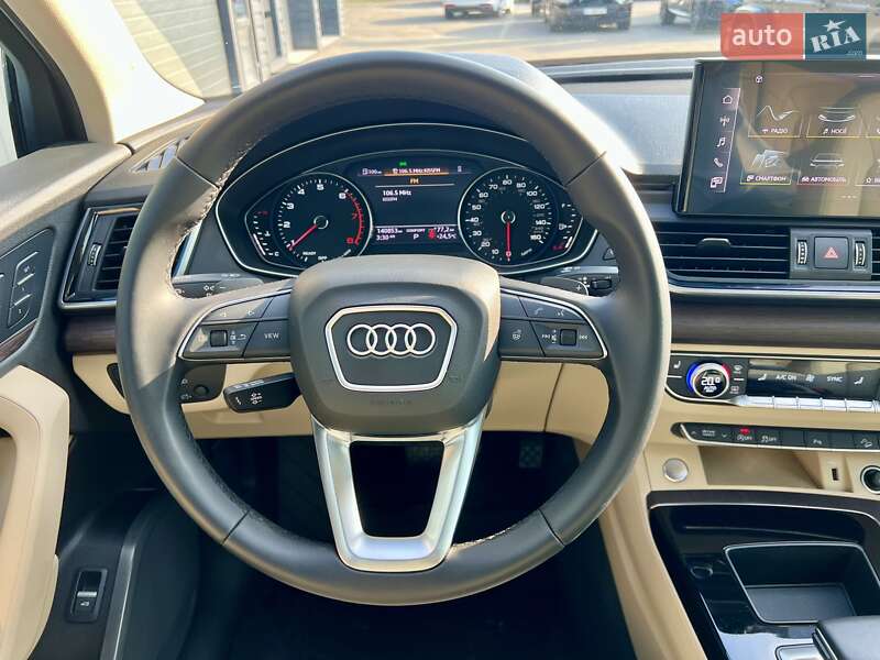 Позашляховик / Кросовер Audi Q5 2021 в Києві