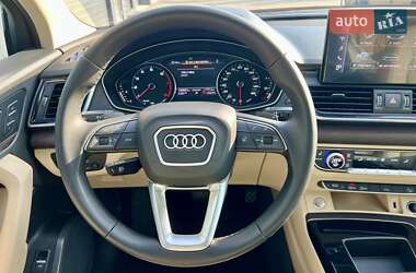 Внедорожник / Кроссовер Audi Q5 2021 в 