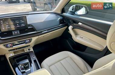 Внедорожник / Кроссовер Audi Q5 2021 в 