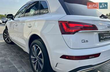 Внедорожник / Кроссовер Audi Q5 2021 в 