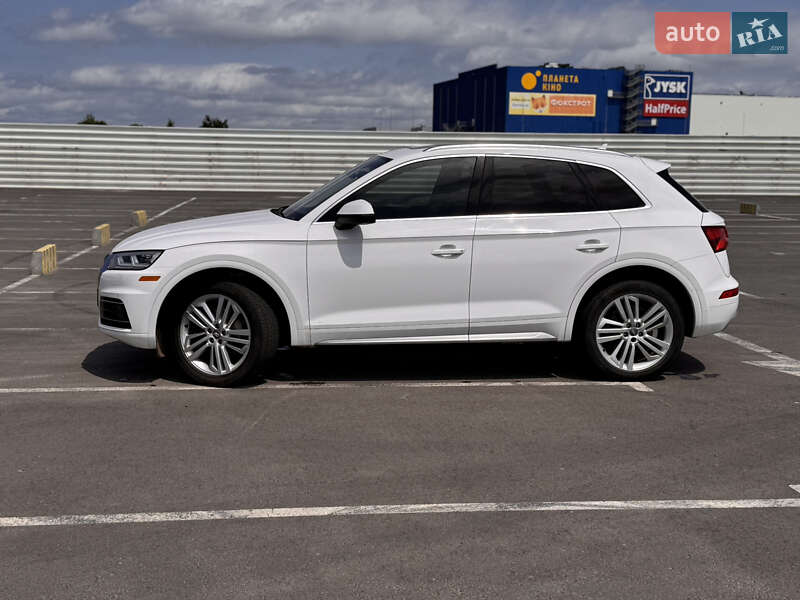 Внедорожник / Кроссовер Audi Q5 2017 в Львове