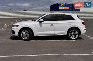 Внедорожник / Кроссовер Audi Q5 2017 в 