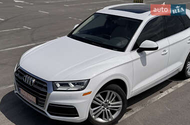 Внедорожник / Кроссовер Audi Q5 2017 в 