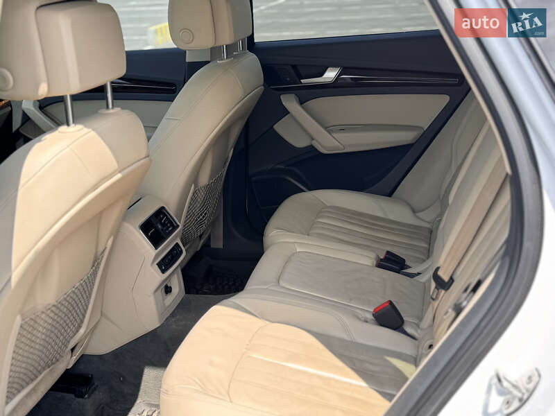 Внедорожник / Кроссовер Audi Q5 2017 в Львове