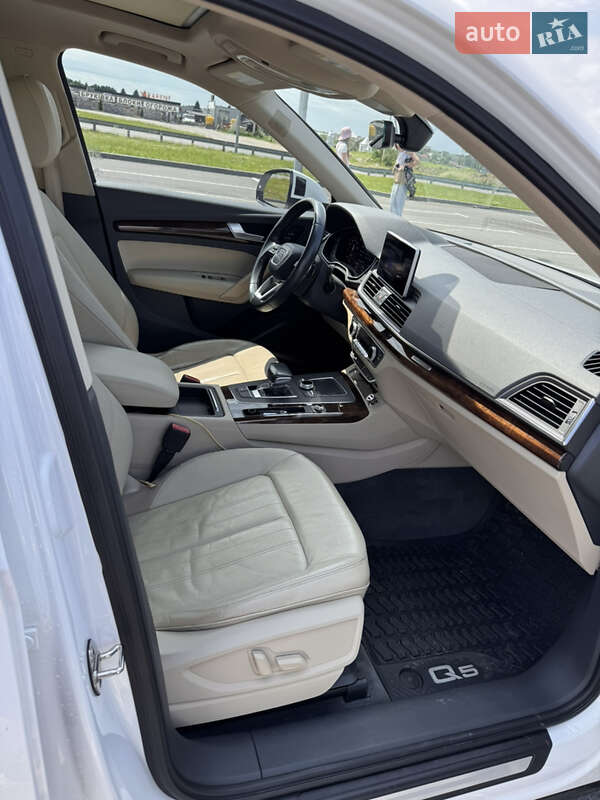 Внедорожник / Кроссовер Audi Q5 2017 в Львове