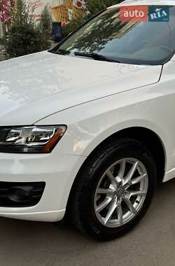 Внедорожник / Кроссовер Audi Q5 2010 в 