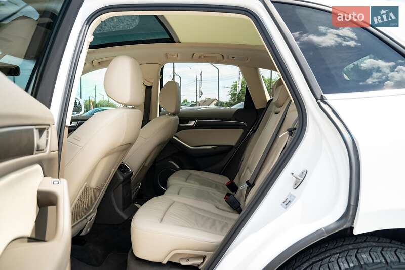 Внедорожник / Кроссовер Audi Q5 2015 в Черновцах