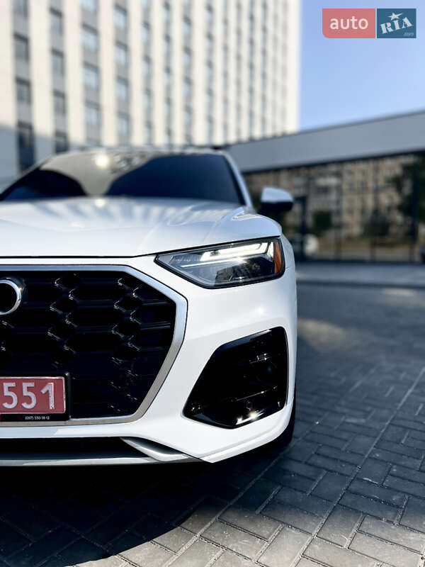 Внедорожник / Кроссовер Audi Q5 2022 в Днепре