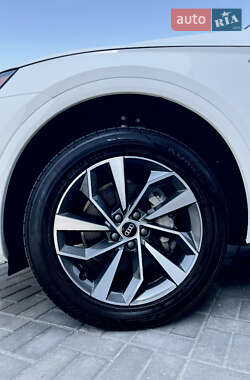 Внедорожник / Кроссовер Audi Q5 2022 в 