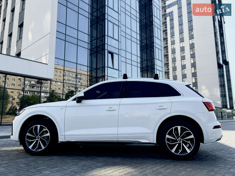 Внедорожник / Кроссовер Audi Q5 2022 в Днепре