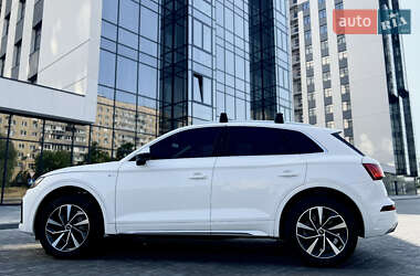 Внедорожник / Кроссовер Audi Q5 2022 в 