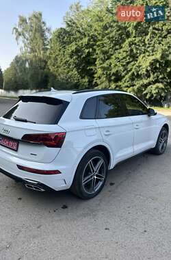 Внедорожник / Кроссовер Audi Q5 2021 в 