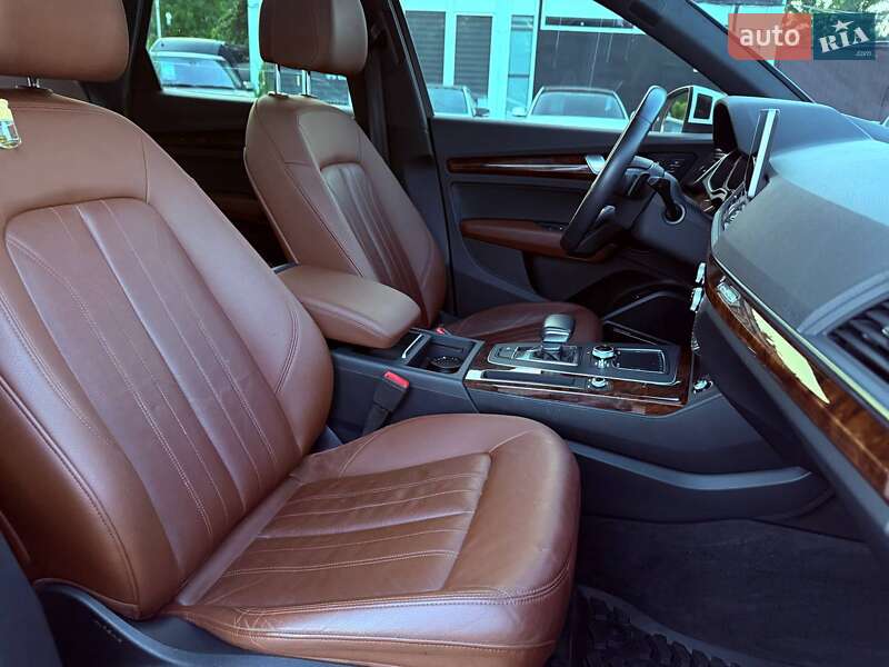 Внедорожник / Кроссовер Audi Q5 2017 в Харькове