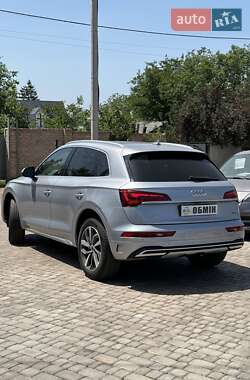 Внедорожник / Кроссовер Audi Q5 2021 в 