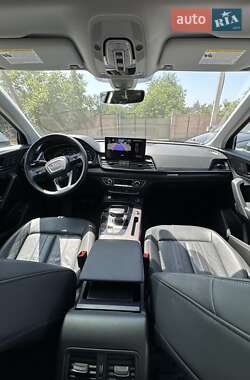 Внедорожник / Кроссовер Audi Q5 2021 в 