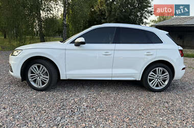 Внедорожник / Кроссовер Audi Q5 2018 в 