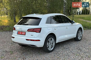 Внедорожник / Кроссовер Audi Q5 2018 в 