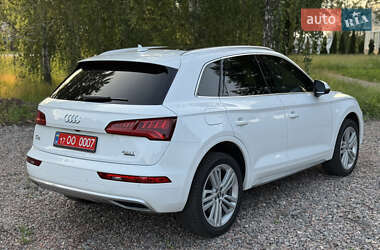 Внедорожник / Кроссовер Audi Q5 2018 в 
