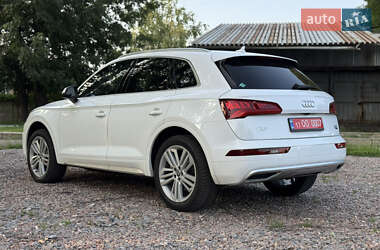 Внедорожник / Кроссовер Audi Q5 2018 в 
