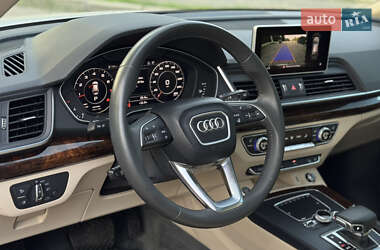 Внедорожник / Кроссовер Audi Q5 2018 в 