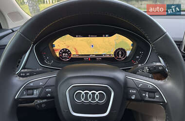 Внедорожник / Кроссовер Audi Q5 2018 в 
