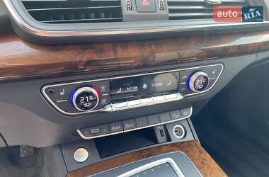 Внедорожник / Кроссовер Audi Q5 2018 в 