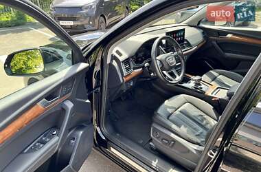 Внедорожник / Кроссовер Audi Q5 2021 в 