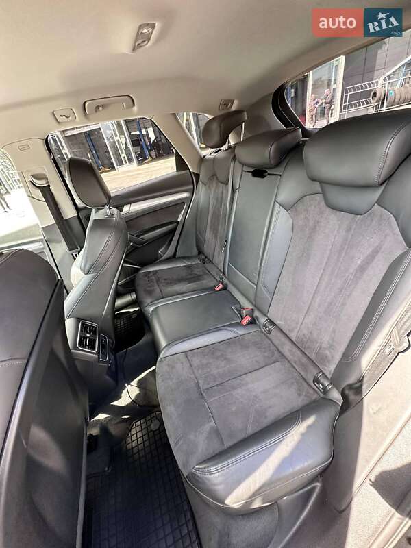 Внедорожник / Кроссовер Audi Q5 2017 в Николаеве