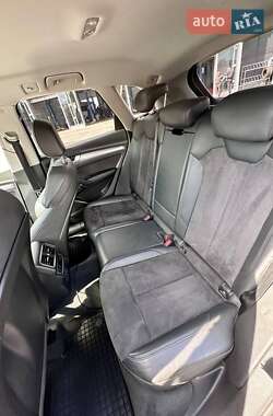 Внедорожник / Кроссовер Audi Q5 2017 в 