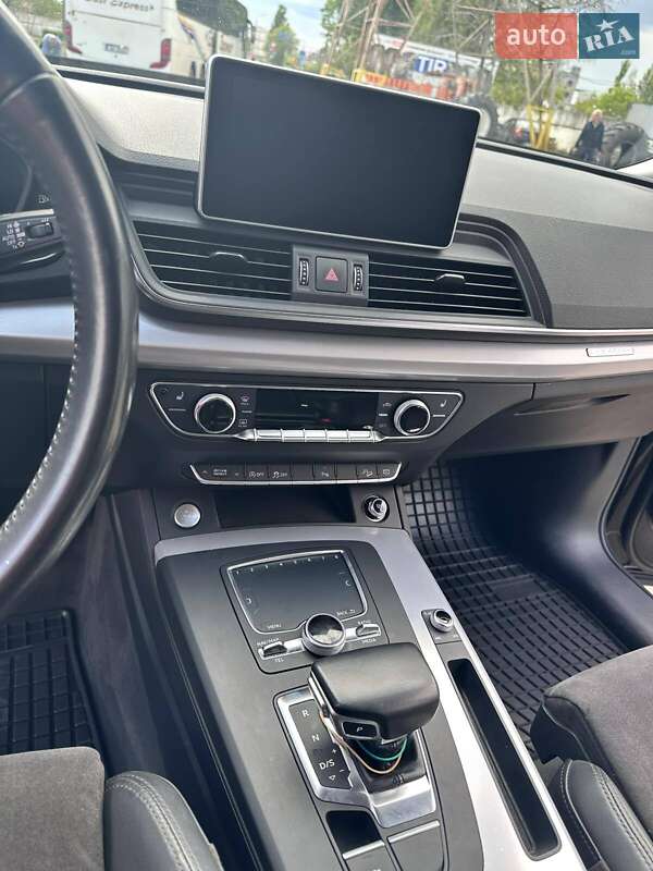 Внедорожник / Кроссовер Audi Q5 2017 в Николаеве