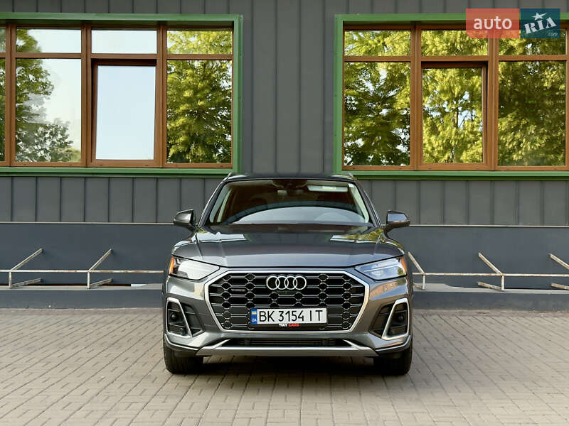 Внедорожник / Кроссовер Audi Q5 2021 в Ровно