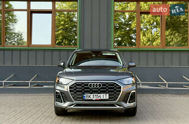 Позашляховик / Кросовер Audi Q5 2021 в 